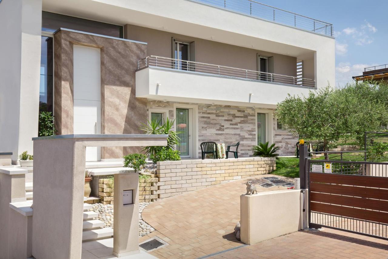 Villa Aurora-Holiday Home Apt 1 Bardolino Dış mekan fotoğraf
