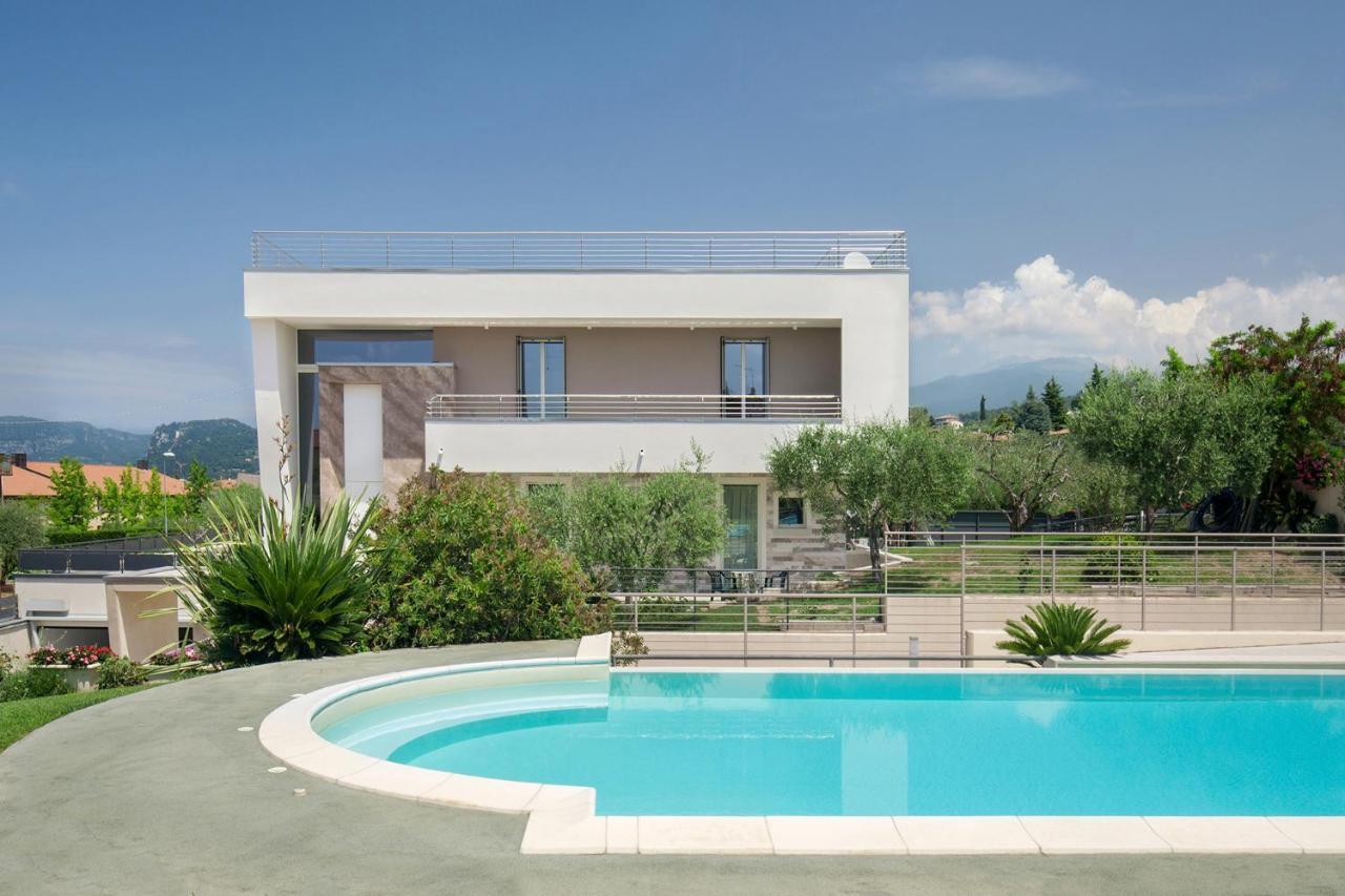 Villa Aurora-Holiday Home Apt 1 Bardolino Dış mekan fotoğraf